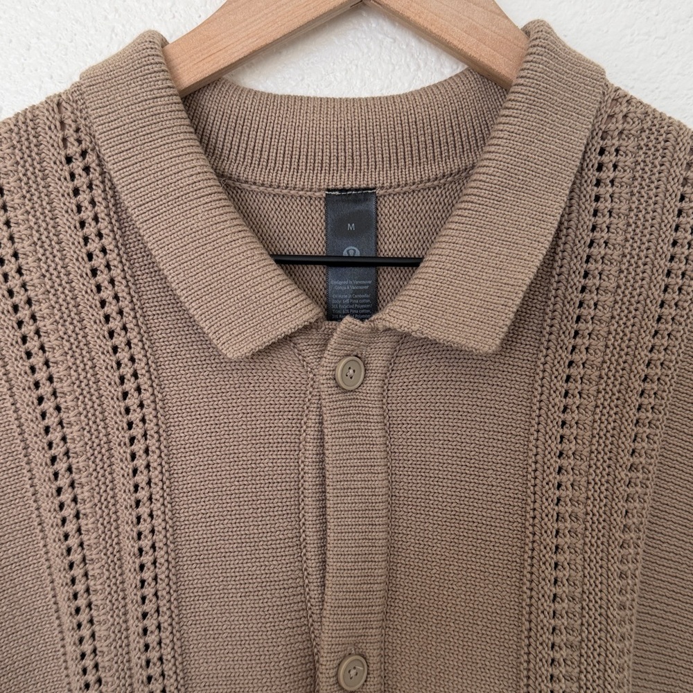 Lululemon Men’s Knit Shirt - Picture 2 of 3